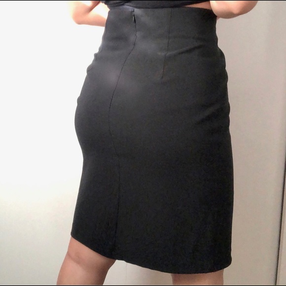 SOLD - Suzy Shier - Black Knee-length Pencil Skirt - Picture 2 of 7